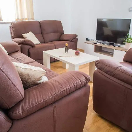 J&d No 2 Holiday home Podstrana