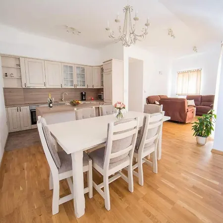 J&d No 2 Holiday home