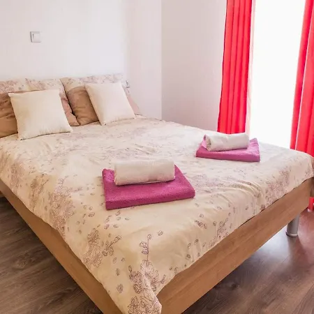 J&d No 2 Holiday home Podstrana